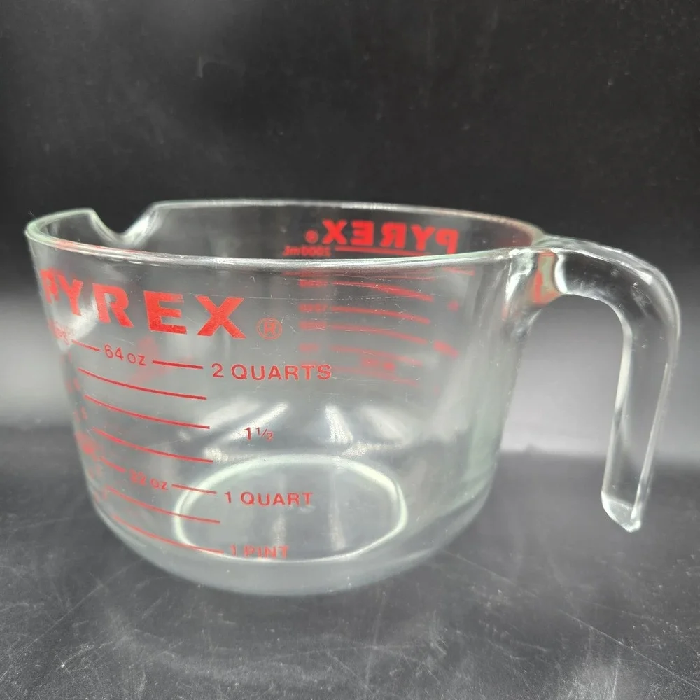 Vtg PYREX 564 Measuring Cup 8 Cups 64 Oz 2 Quarts 2 Liters 2000 ML Red Lettering